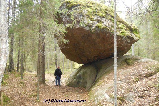 Куммакиви - странный камень Куммакиви - странный камень