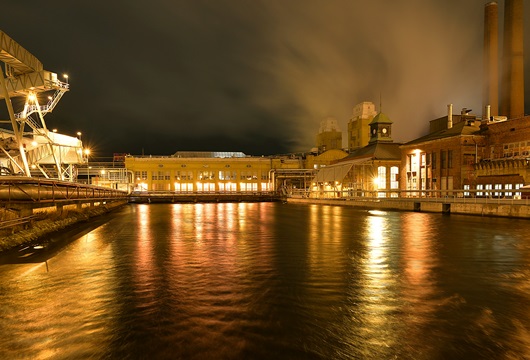 Целлюлозный комбинат в Варкаусе. Фото: Timo Heinonen
