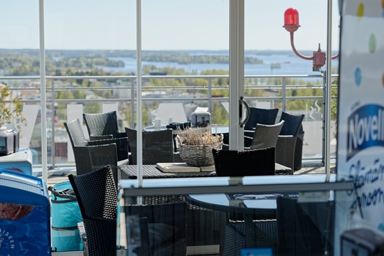 Вид с террасы кафе водонапорной башни Torni. Фото: Timo Heinonen