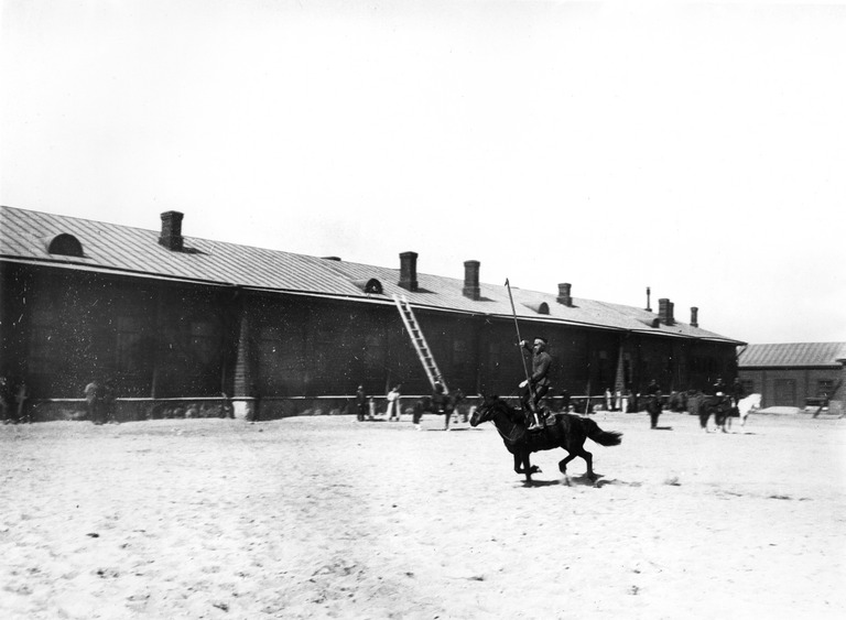 Джигитовка в районе Тёёлё. Фото из архива Городского музея Хельсинки