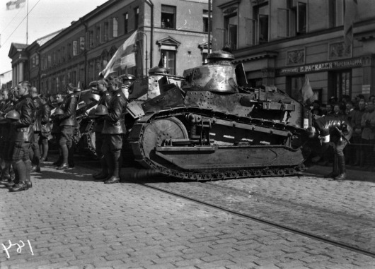 Летний парад сил обороны Финляндии на Сенатской площади. 1920 год.