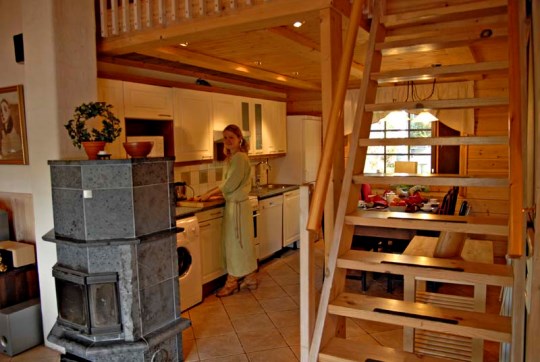 jarvisydan log villa kitchen