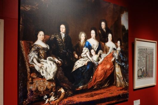 Шведский король Карл XI и его семья. Картина придворного живописца Эрентраля. 