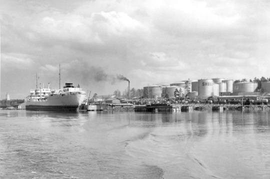 Нефтяная гавань Котки в 50-е годы. Фото: Музей региона Кюменлааксо, фотограф А. Салонен
