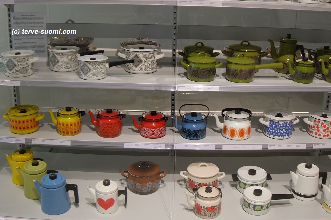 Эмалированная посуда с декором известных финских дизайнеров фирмы Arabia