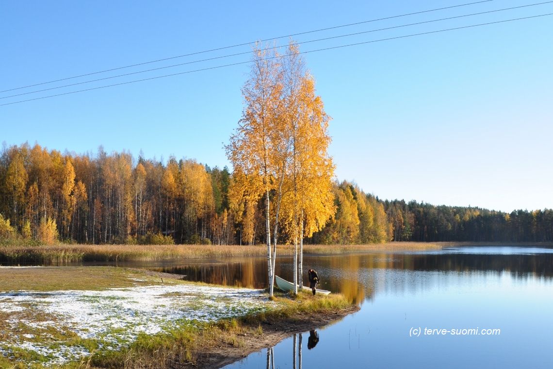 Финское озеро в сезон руска