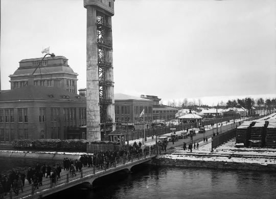 Прогулка по силовому каналу завода Альстрёма. Варкаус. 1923-1930 г.г. Фото Ивар Экстрём